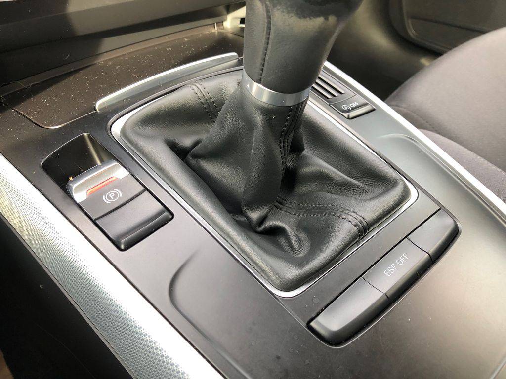 Audi A4 2.0TDI/2010/S.KNIHA,SPORT-140