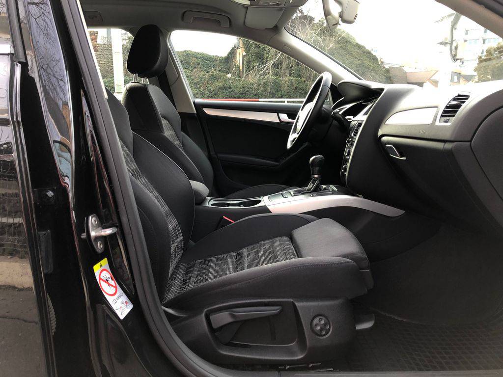 Audi A4 2.0TDI/2010/S.KNIHA,SPORT-140