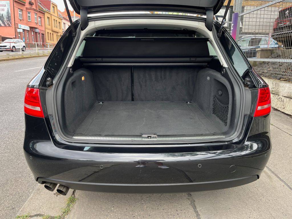 Audi A4 2.0TDI/2010/S.KNIHA,SPORT-140