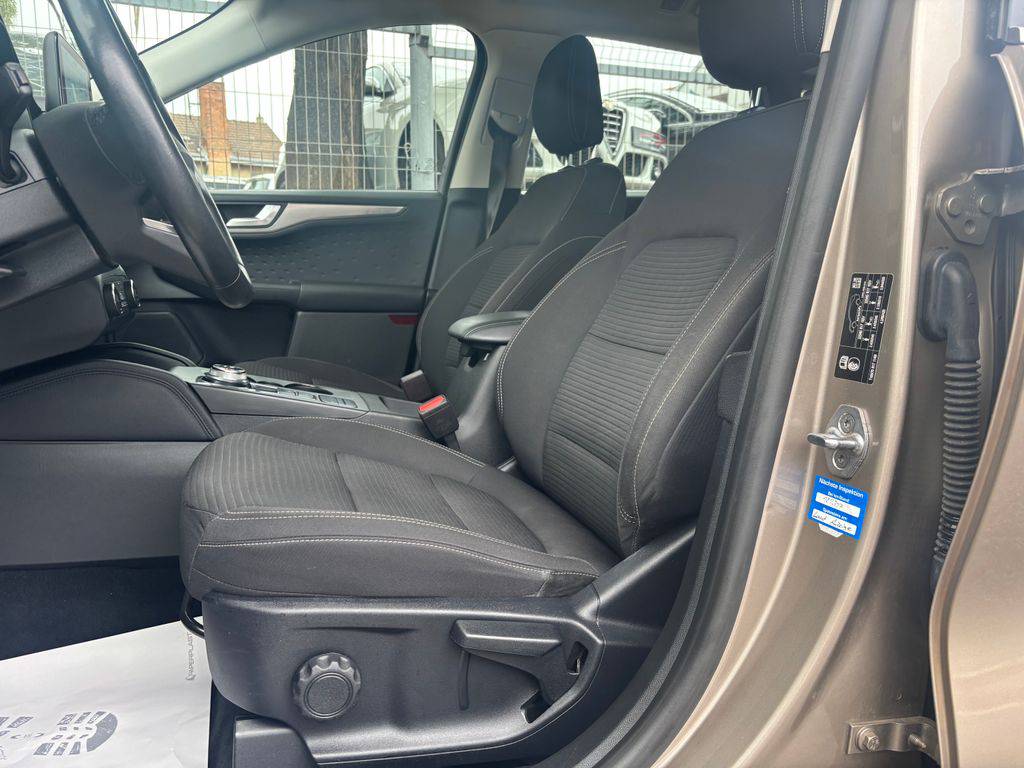 Ford Kuga 2.0EB-140KW/2021/TITAN-4x4-ZÁR