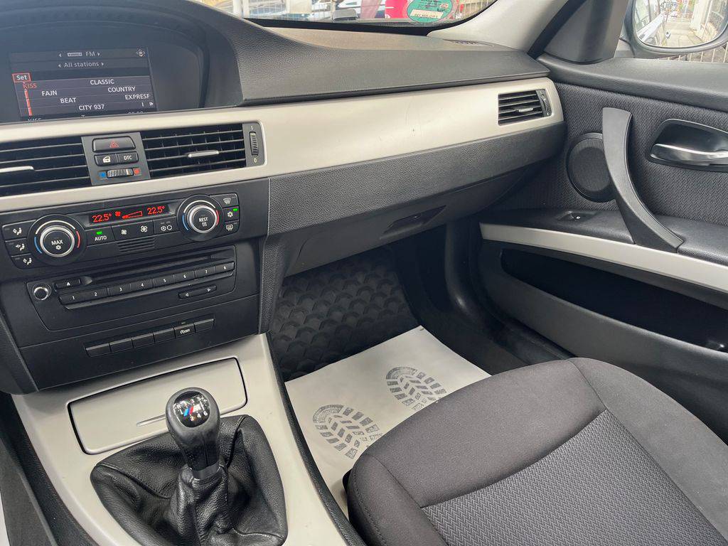 BMW 320 320d/2010/MAN6-2MAJ-WEBASTO