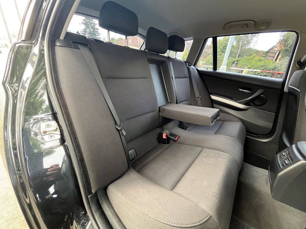 BMW 320 320d/2010/MAN6-2MAJ-WEBASTO