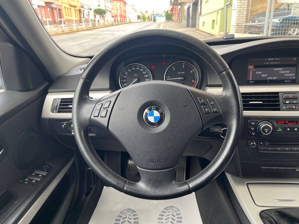 BMW 320 320d/2010/MAN6-2MAJ-WEBASTO