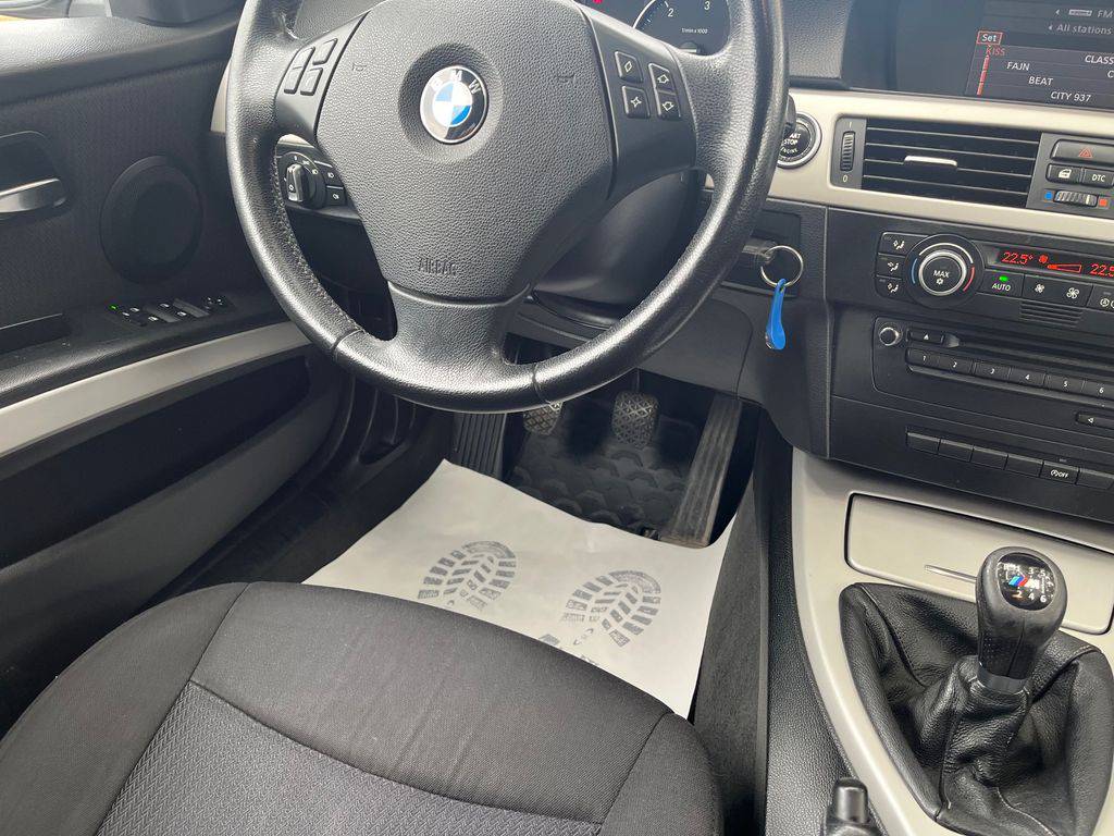 BMW 320 320d/2010/MAN6-2MAJ-WEBASTO