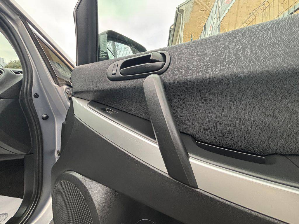 Mazda CX-7 2.3DISI-AT,1MAJ-4X2-S.KNIHA