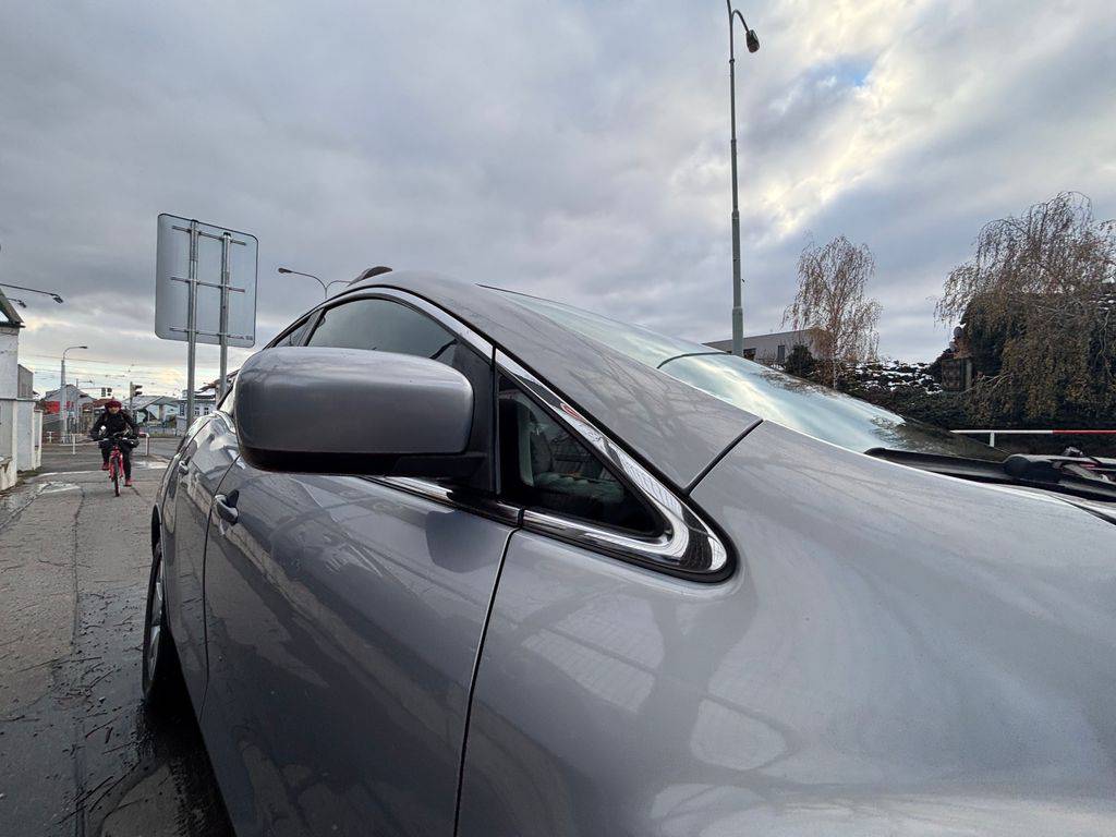 Mazda CX-7 2.3DISI-AT,1MAJ-4X2-S.KNIHA