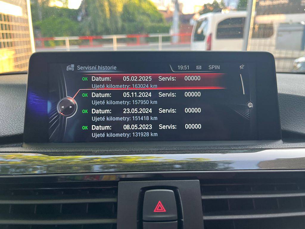 BMW 318 318d F31/2014/MAN6,1MAJ-ZÁRUKA