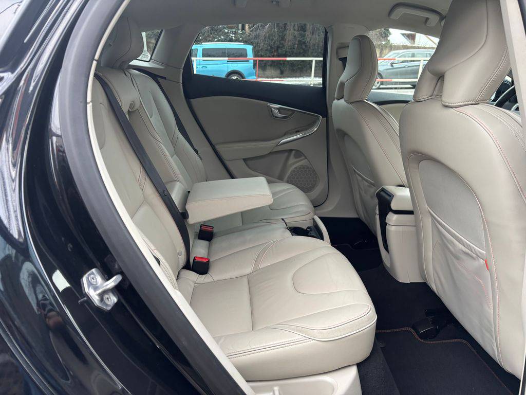 Volvo V40 D2/2016/AT-OCEAN RACE-ZÁRUKA24