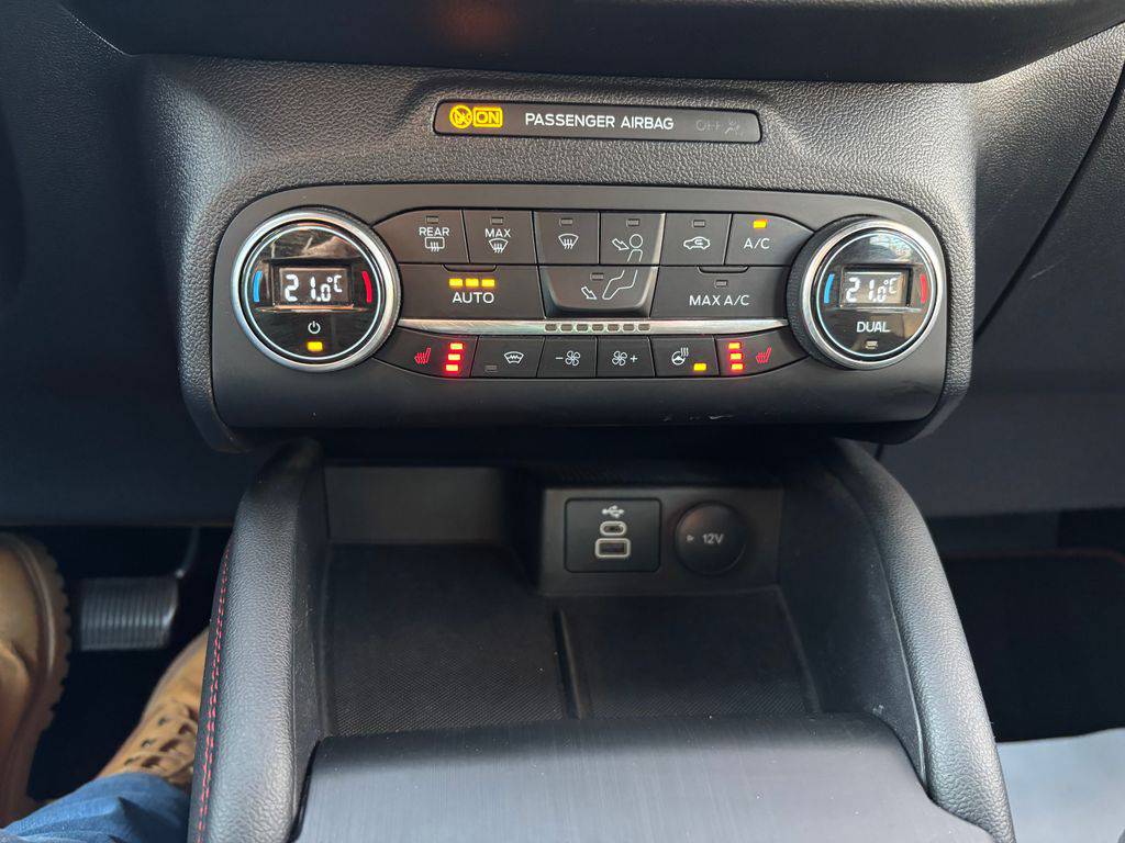 Ford Kuga 1.5EB/2023/ST-LINE,1MAJ-ZÁRUKA