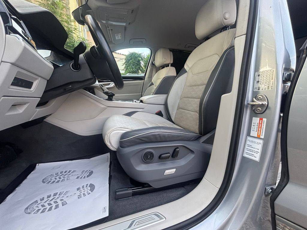 Volkswagen Touareg 3.0TDi-2020-CZ-1MAJ-DPH-WEBAST