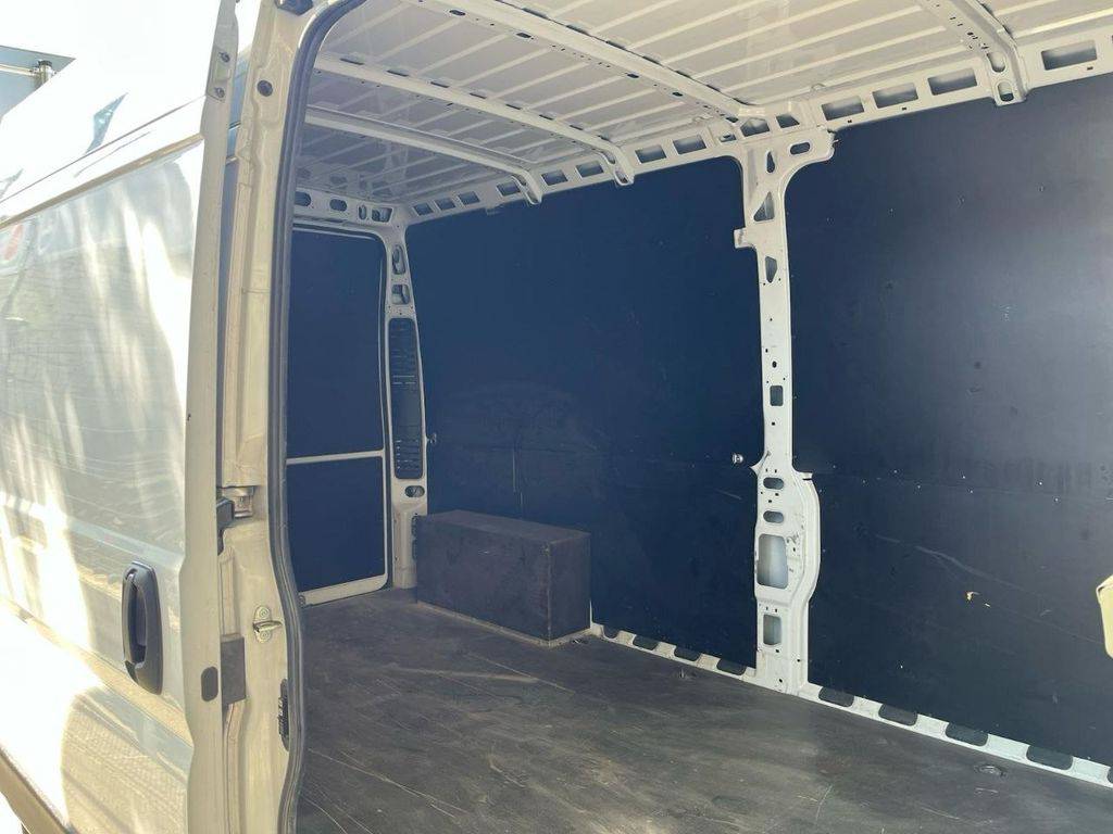 Peugeot Boxer 2,2 BlueHDi-103kW/2024/L3H2,MA