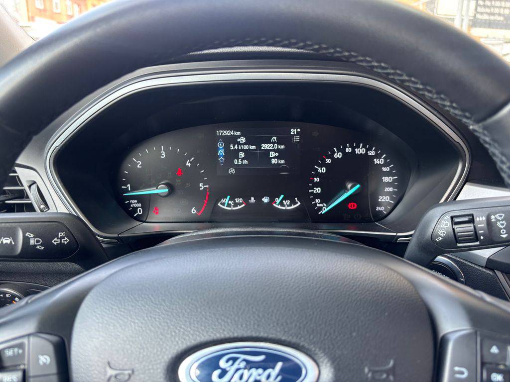 Ford Focus 1.5EB/2023/1MAJ,COOL-ZÁRUKA36