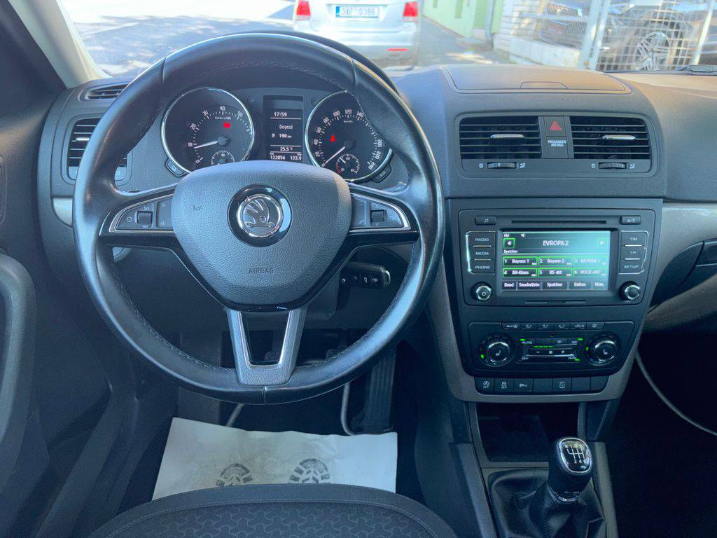 Škoda Yeti 1.4TSi-90KW/2015/ELEGANCE.1MAJ
