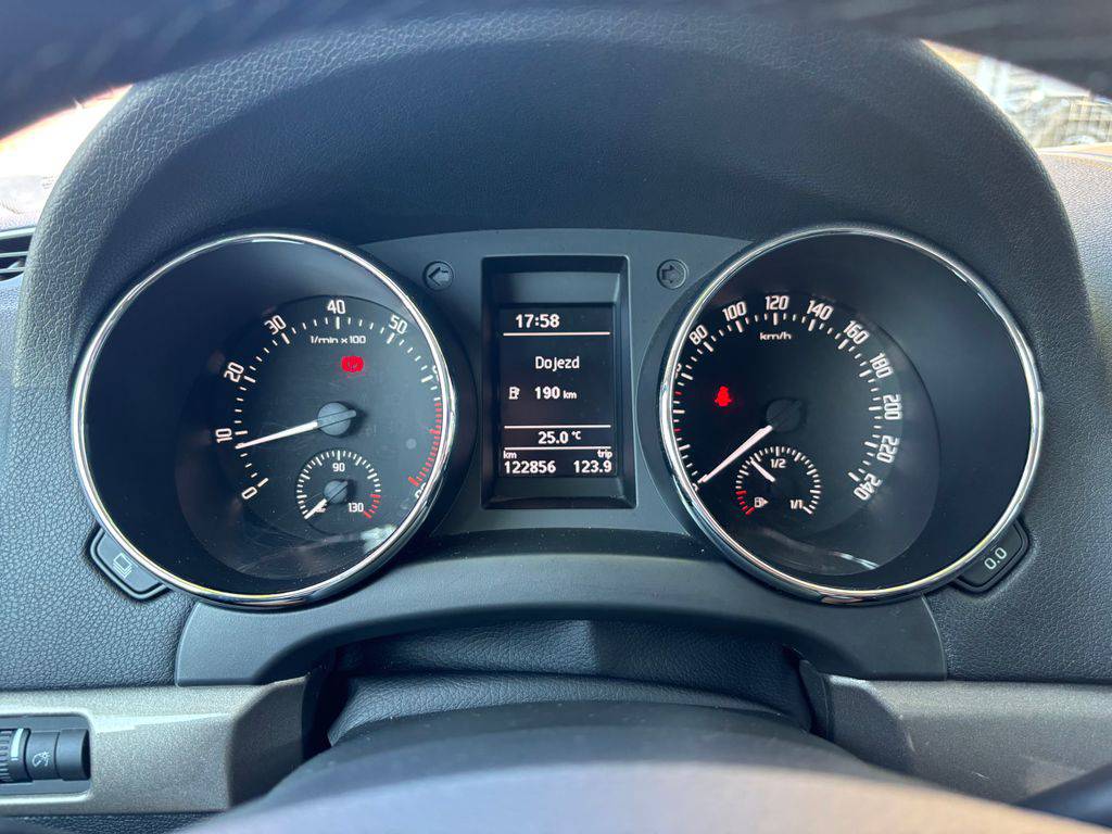 Škoda Yeti 1.4TSi-90KW/2015/ELEGANCE.1MAJ