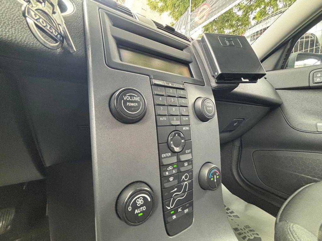 Volvo V50 2.0D/2005/MOMENTUM.MANUÁL.TAŽNÉ