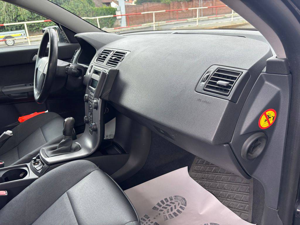 Volvo V50 2.0D/2005/MOMENTUM.MANUÁL.TAŽNÉ