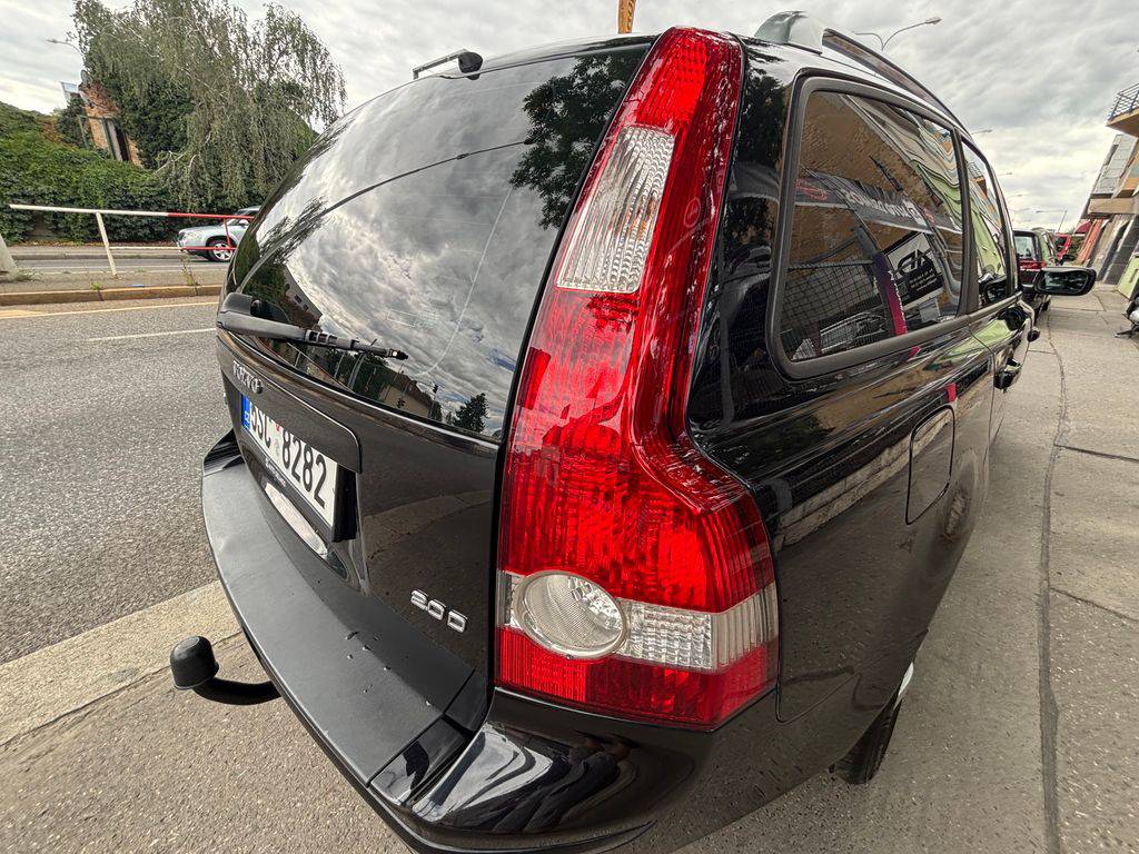 Volvo V50 2.0D/2005/MOMENTUM.MANUÁL.TAŽNÉ