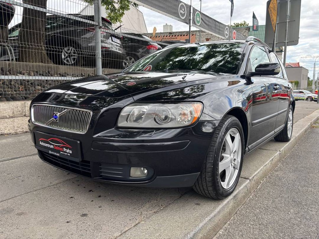 Volvo V50 2.0D/2005/MOMENTUM.MANUÁL.TAŽNÉ