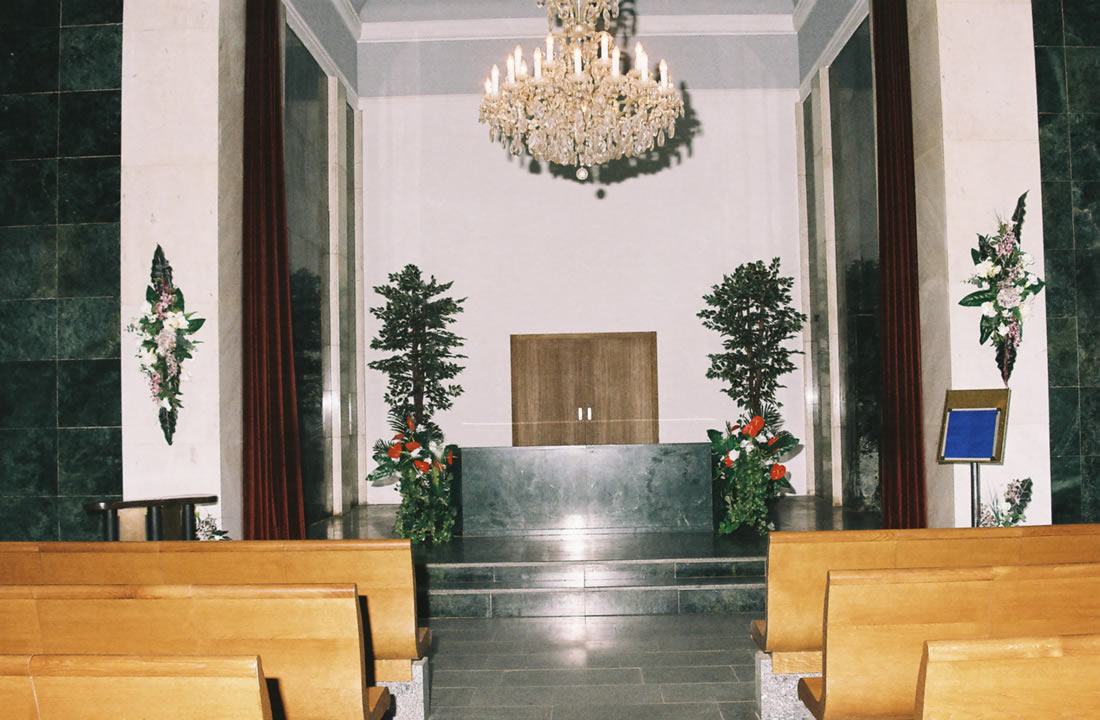 Ústřední obřadní síň, Olšanské hřbitovy, interiér