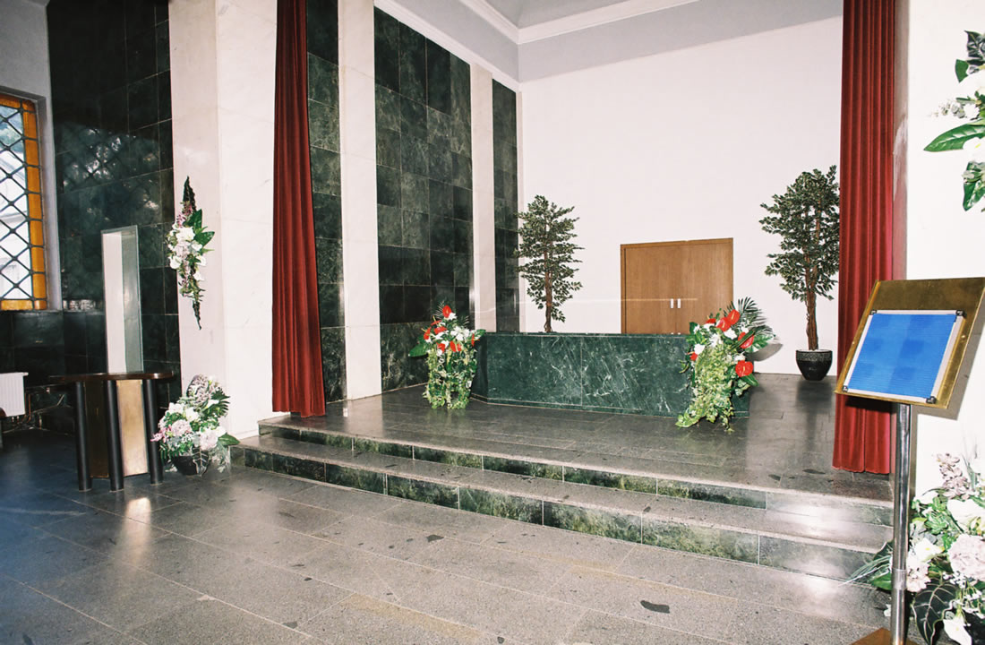 Ústřední obřadní síň, Olšanské hřbitovy, interiér