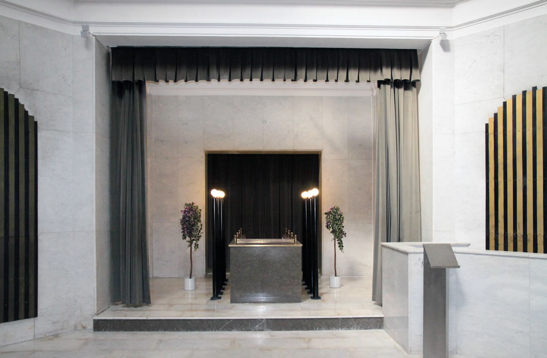 Nová obřadní síň, Olšanské hřbitovy, katafalk